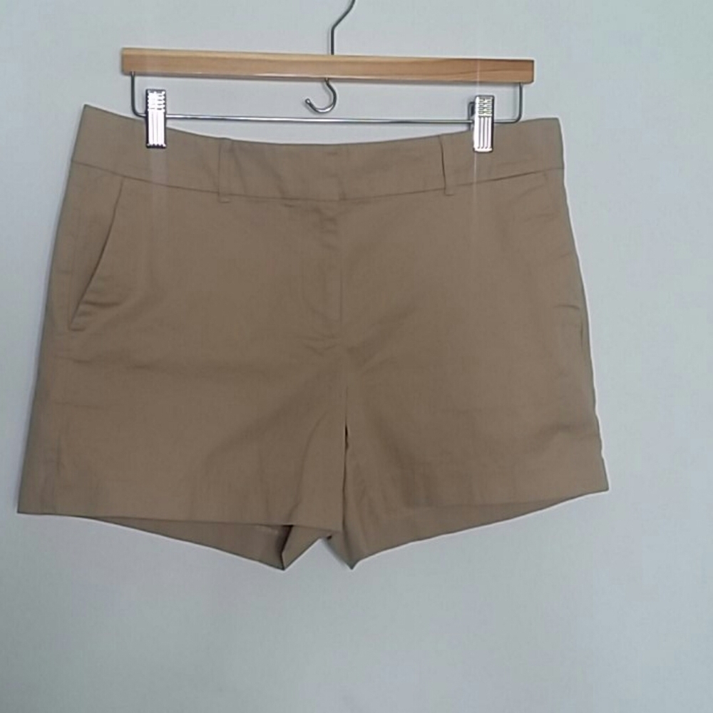 Ann Taylor Factory Signature Kakhi Shorts Sz. 8